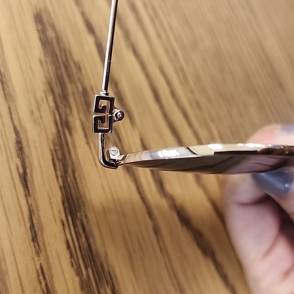 Sunglasses - Picture 4 of 6